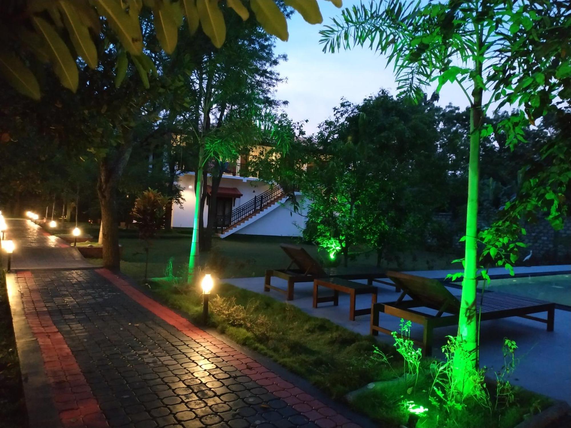 Sigiriya Cashew Palace Resort Daganapothaha Bagian luar foto